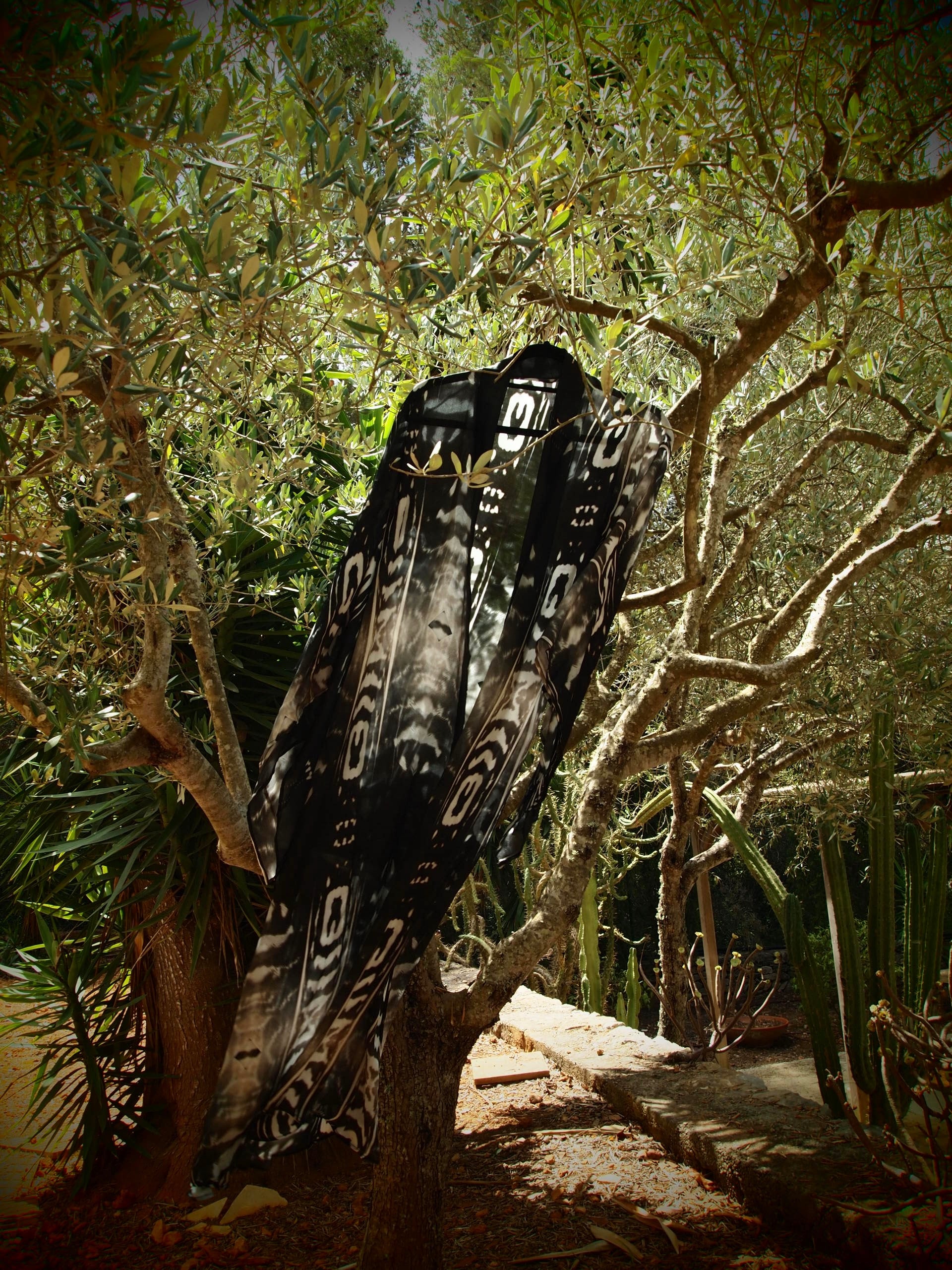 Bedouin Silk Kimono in Pinea print