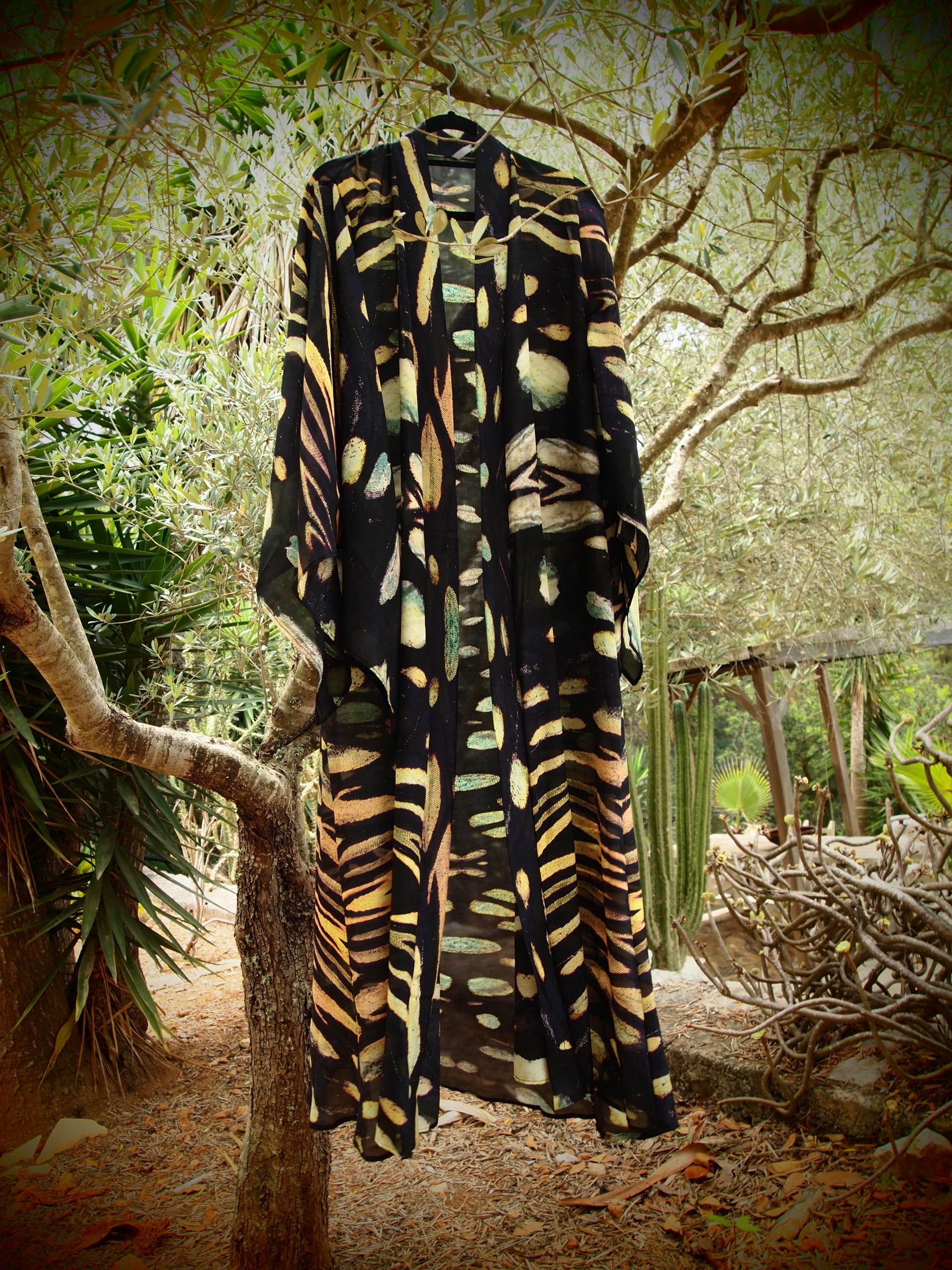 Bedouin Silk Kimono in Obsidian Print