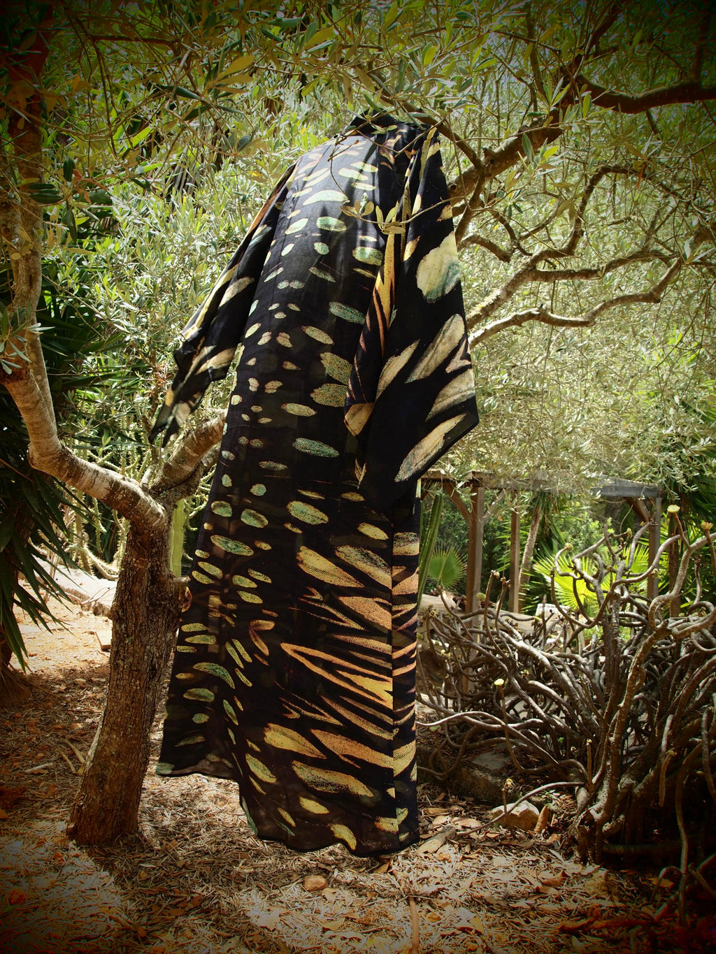 Bedouin Silk Kimono in Obsidian Print