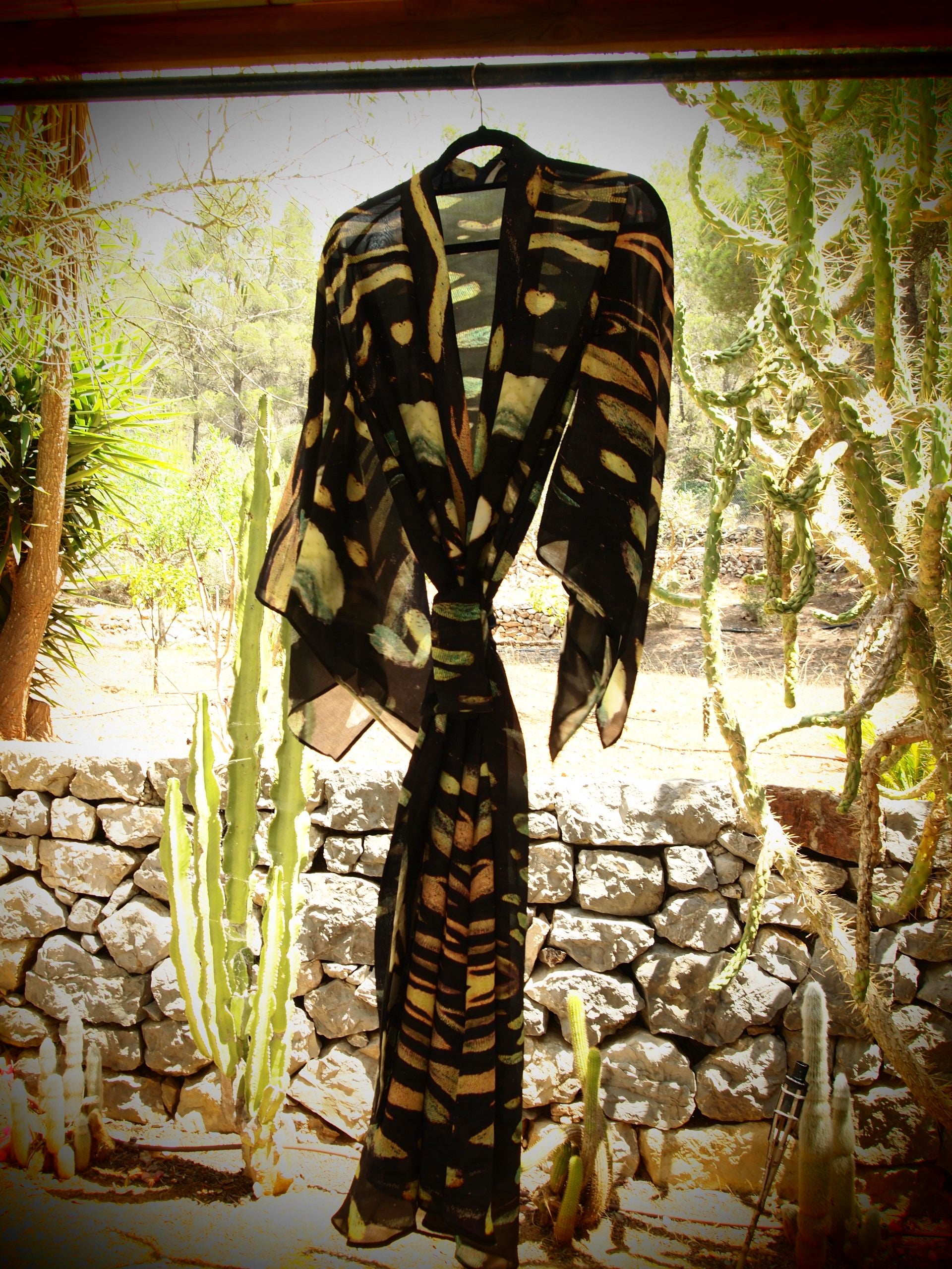 Bedouin Silk Kimono in Obsidian Print