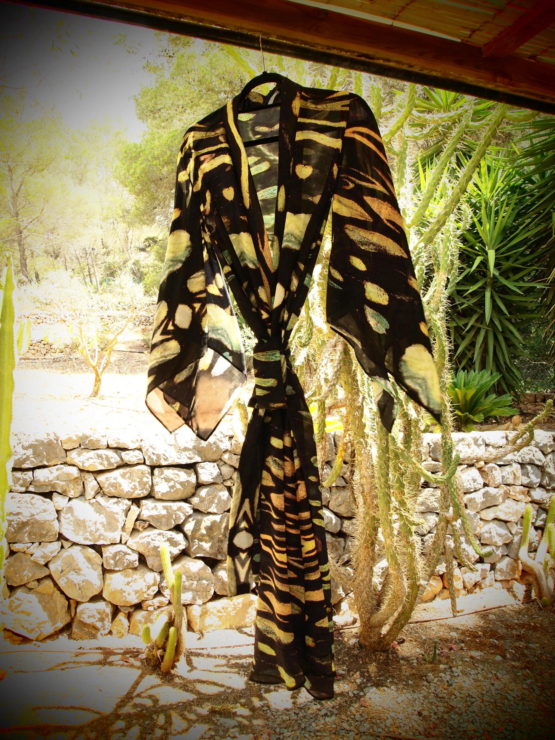 Bedouin Silk Kimono in Obsidian Print