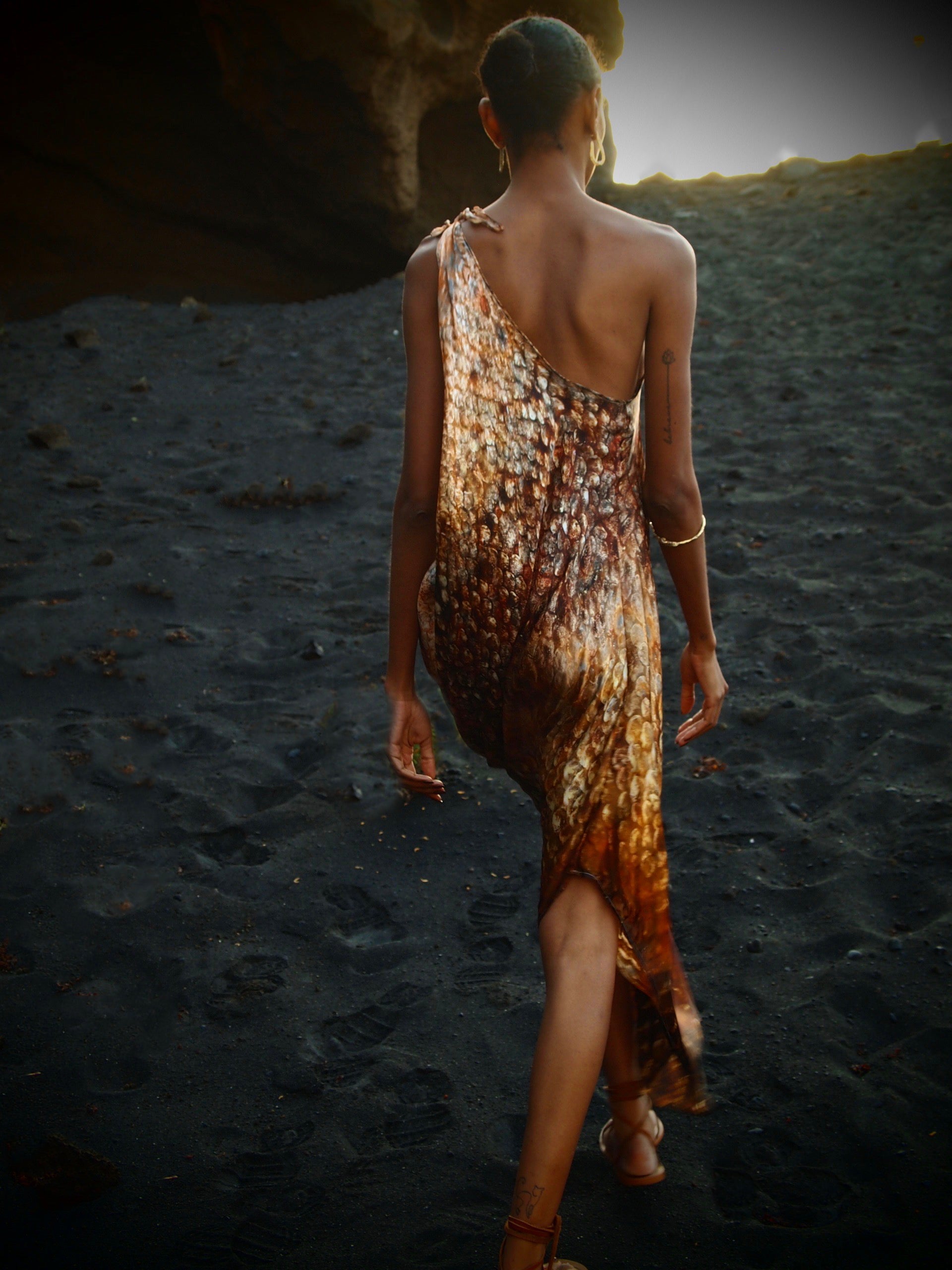 River tie Kaftan in Magma Siren print