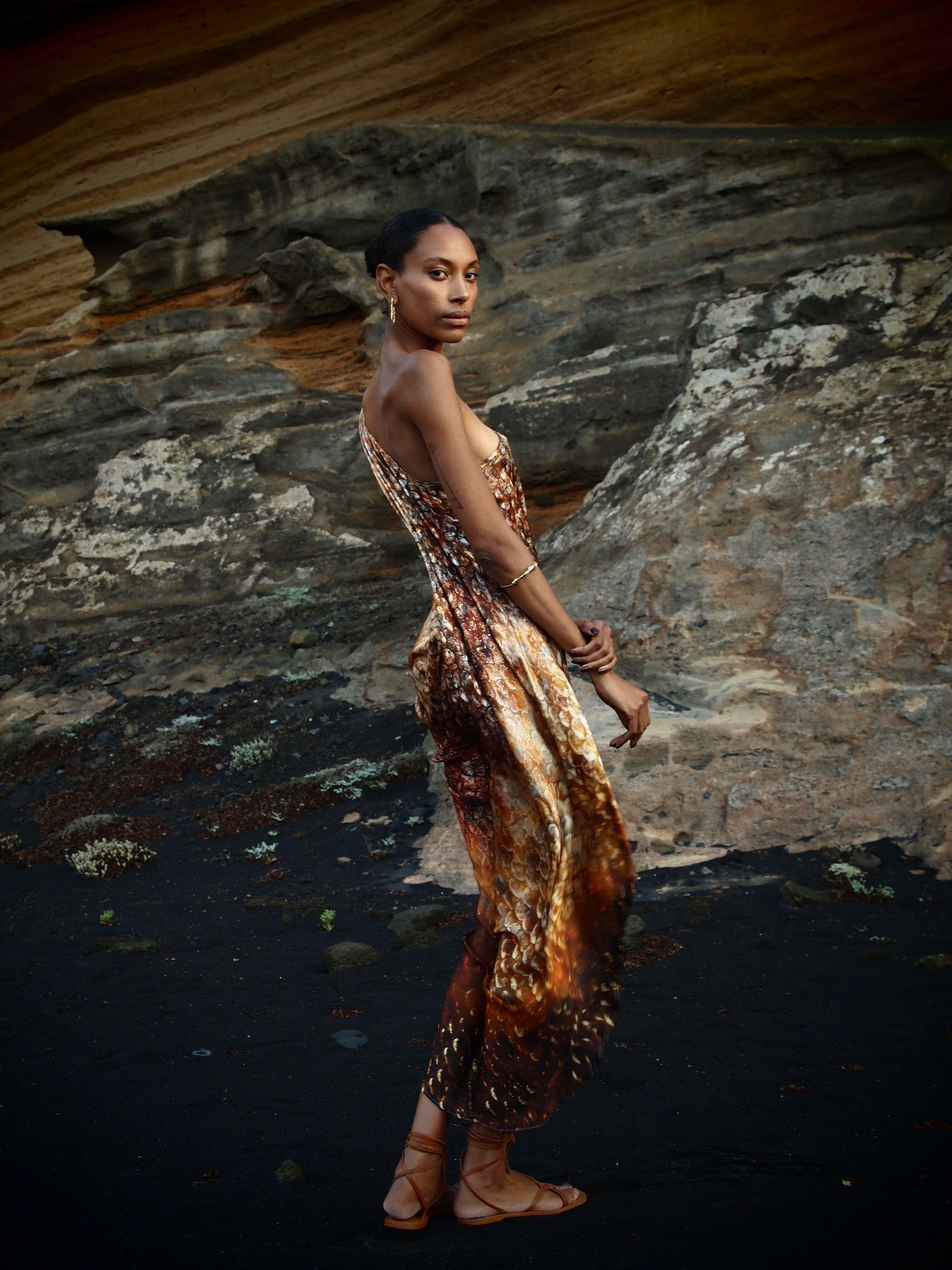 River tie Kaftan in Magma Siren print