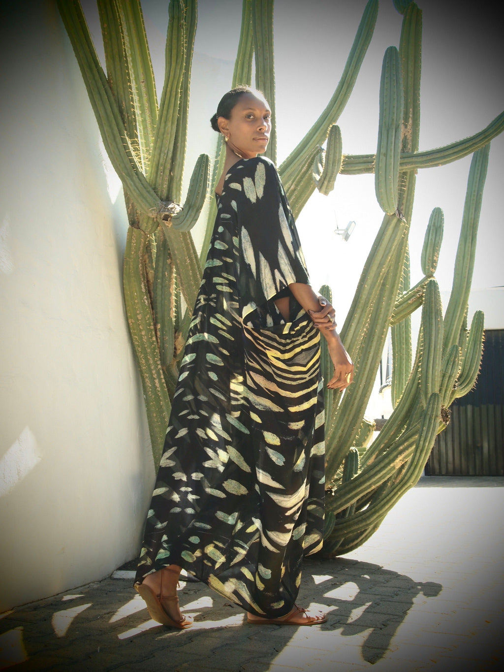 Isla Silk Kaftan - Obsidian print